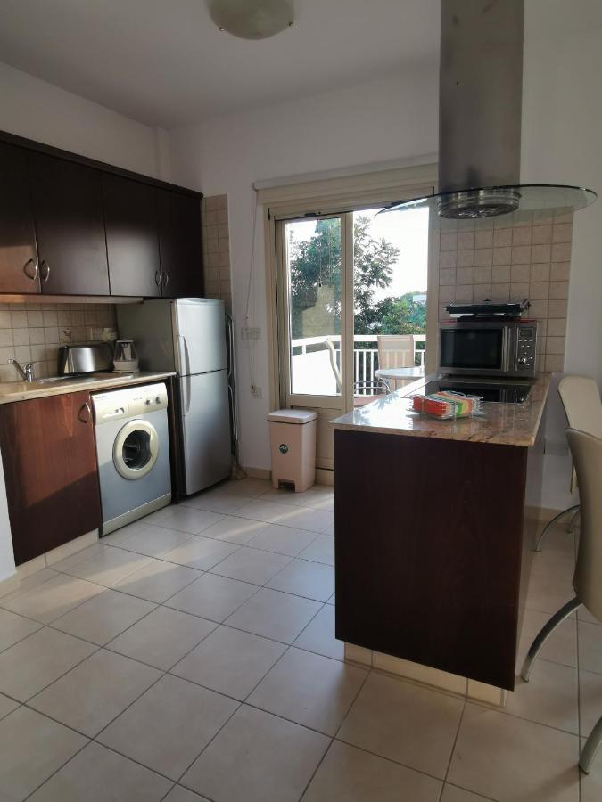 Garden Luxury Apartment Айя Напа Екстериор снимка