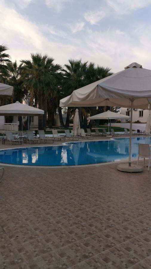 Garden Luxury Apartment Айя Напа Екстериор снимка