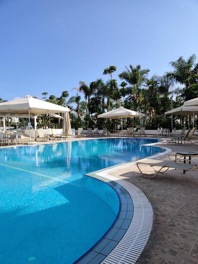 Garden Luxury Apartment Айя Напа Екстериор снимка