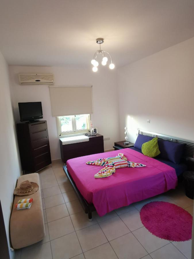 Garden Luxury Apartment Айя Напа Екстериор снимка