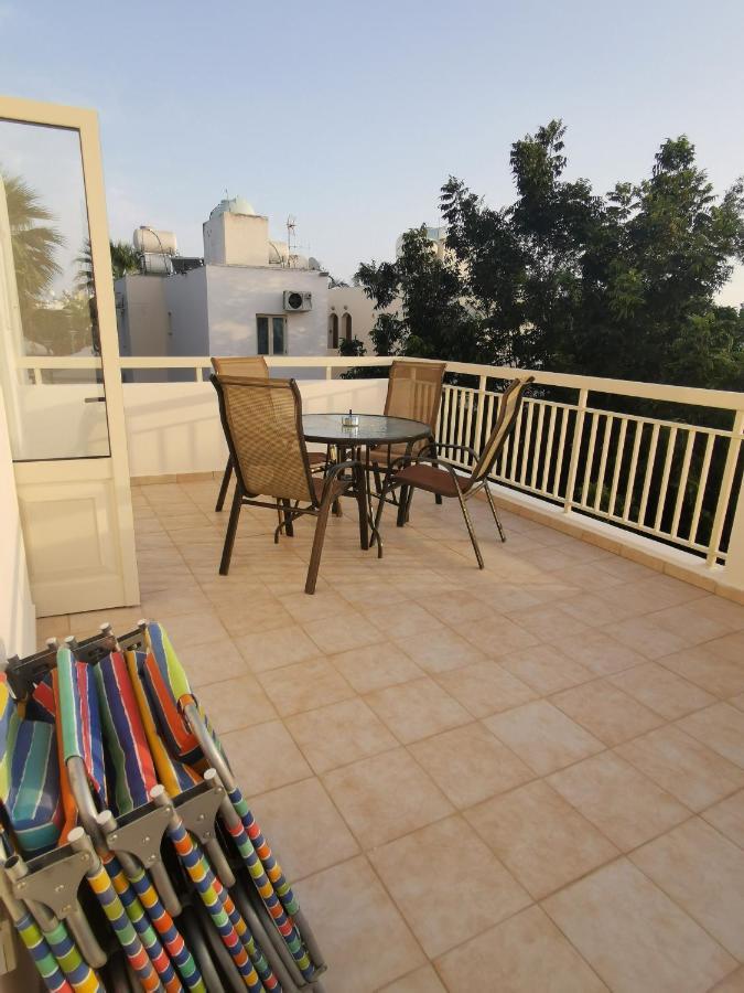 Garden Luxury Apartment Айя Напа Екстериор снимка